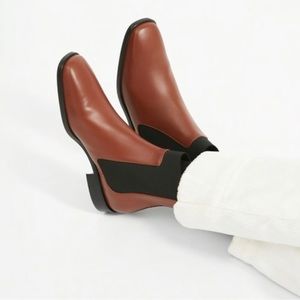 Everlane The Italian Square Toe Leather Chelsea Boot
